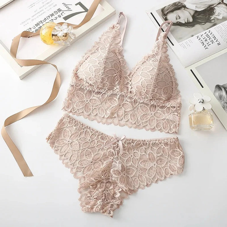 SEXY LACE WOMEN UNDERWEAR SET SEAMLESS WIRE FREE BRA AND PANTY EMBROIDERY LINGERIE SET
