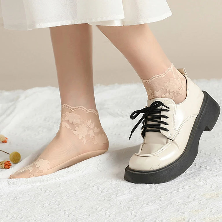 Women Lace Transparent Invisible Boat Socks for Summer Comfort