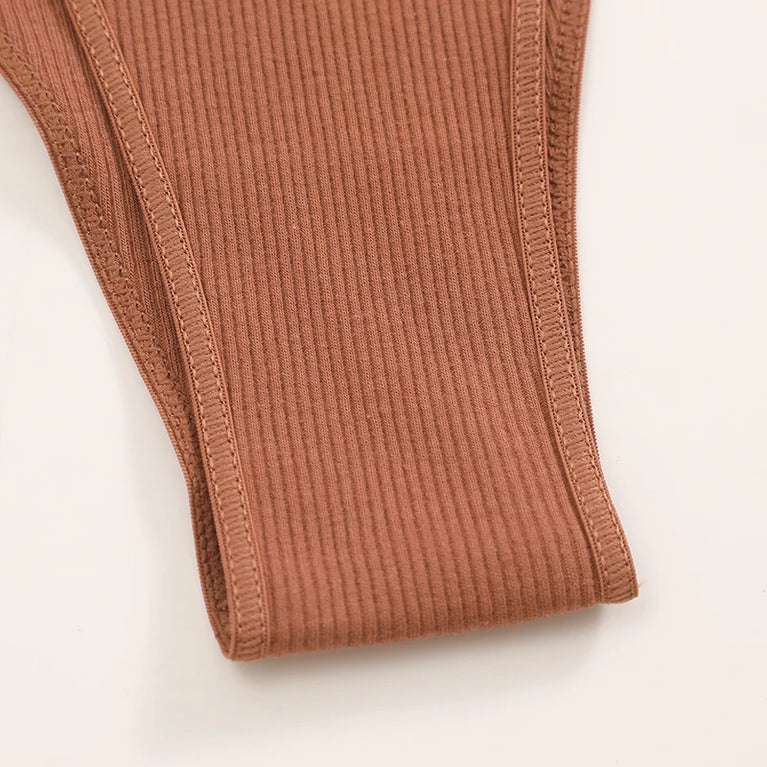 Seamless Cotton Briefs – Low-Rise Natural Comfort