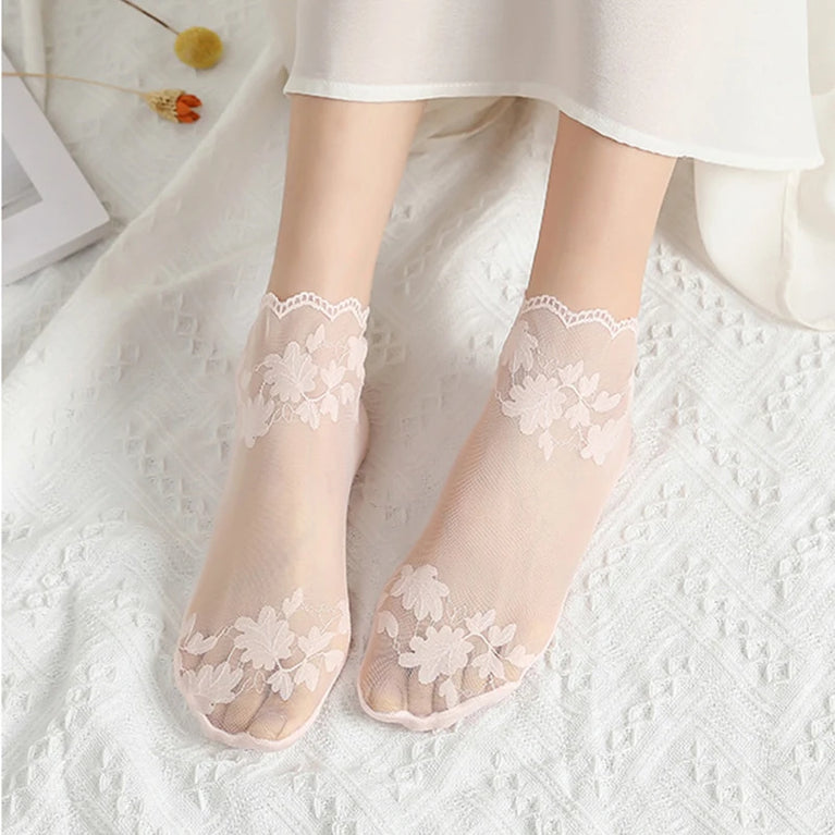 Women Lace Transparent Invisible Boat Socks for Summer Comfort