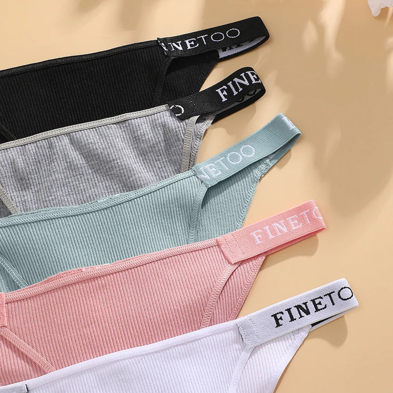 Seamless Cotton Briefs – Low-Rise Natural Comfort