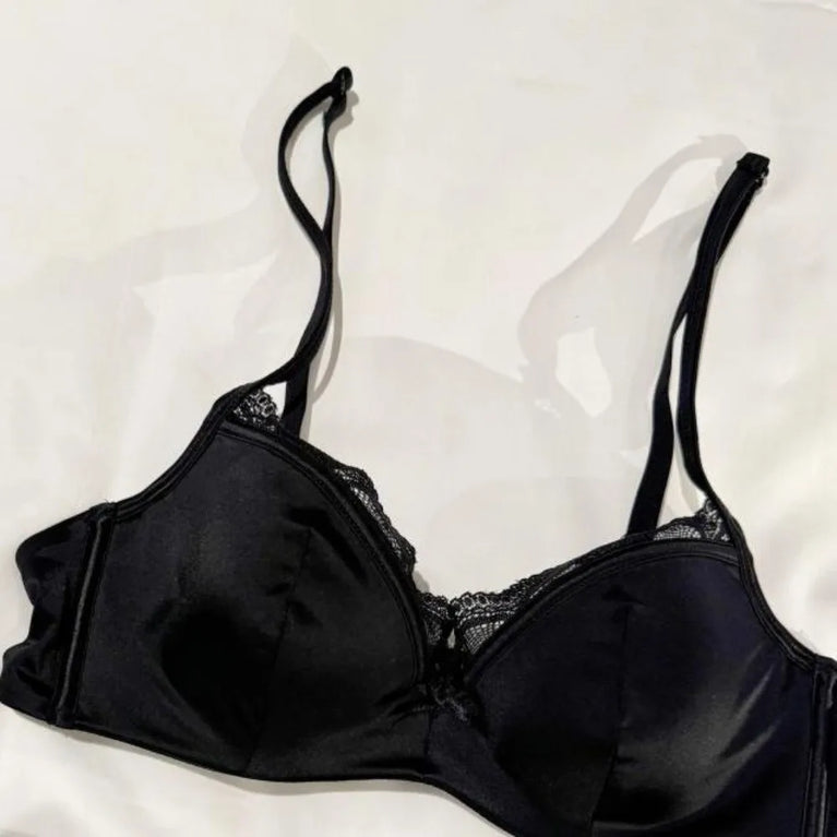 Satin Seamless V-Bra | Wireless Lace Push-Up Bralette