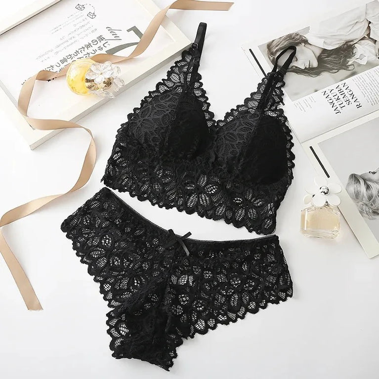 SEXY LACE WOMEN UNDERWEAR SET SEAMLESS WIRE FREE BRA AND PANTY EMBROIDERY LINGERIE SET