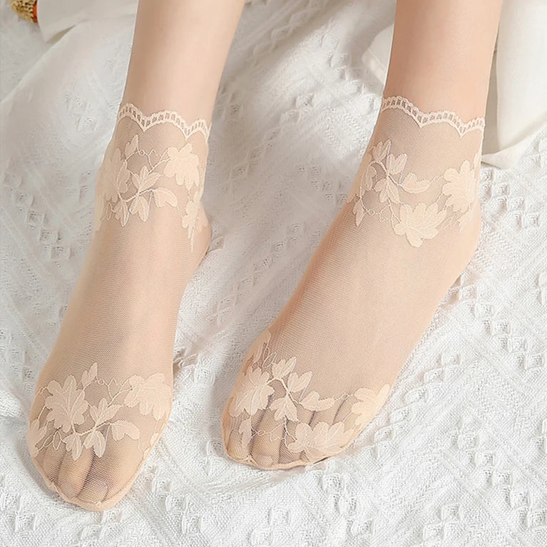 Women Lace Transparent Invisible Boat Socks for Summer Comfort