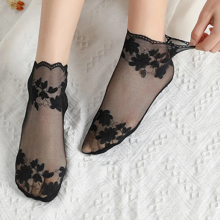 Women Lace Transparent Invisible Boat Socks for Summer Comfort